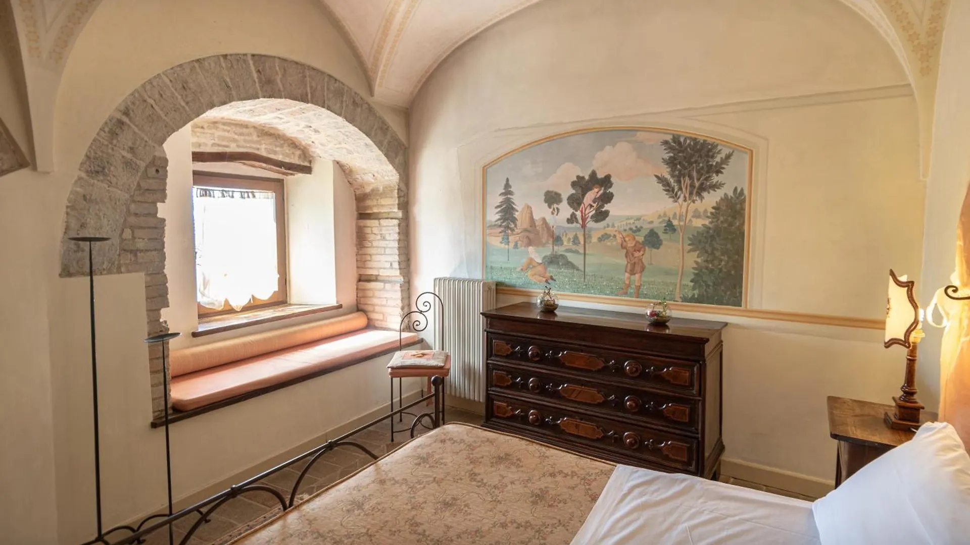 Aparthotel Residenza D'epoca San Crispino Assisi 4*,
